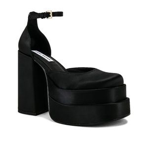 Steve Madden Charlize Platform Heel in black